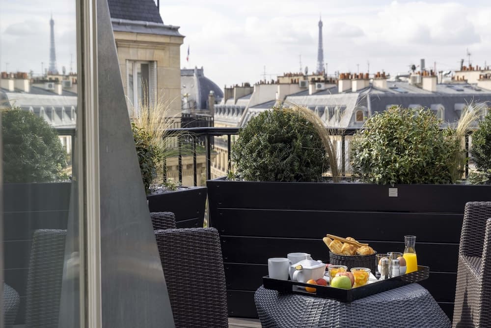 Le 12 Hotel