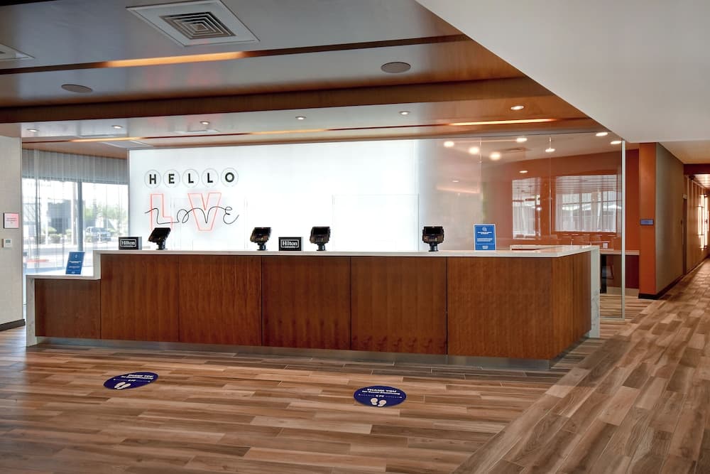 Hampton Inn & Suites Las Vegas Convention Center No Resort Fee