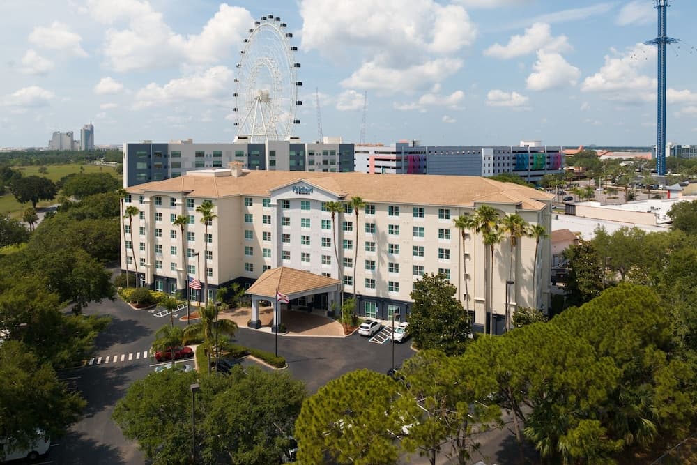 Fairfield Inn 